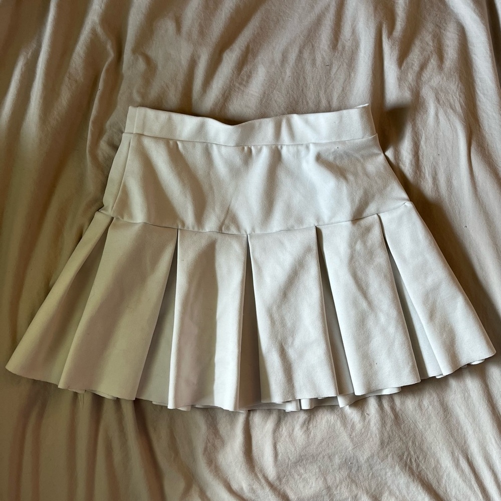 Lioness white pleated mini skirt